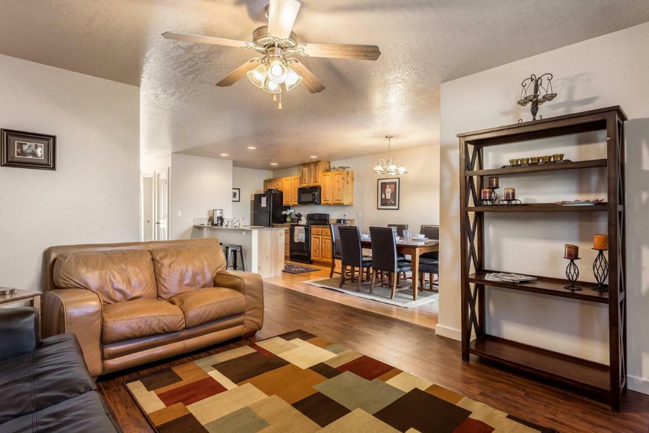 Gray Cloud Townhomes メリディアン エクステリア 写真