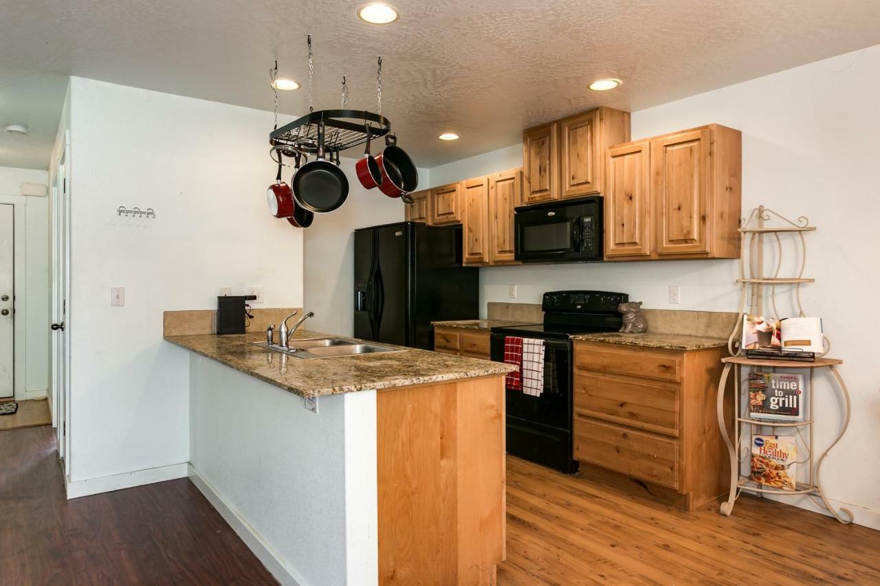 Gray Cloud Townhomes メリディアン エクステリア 写真