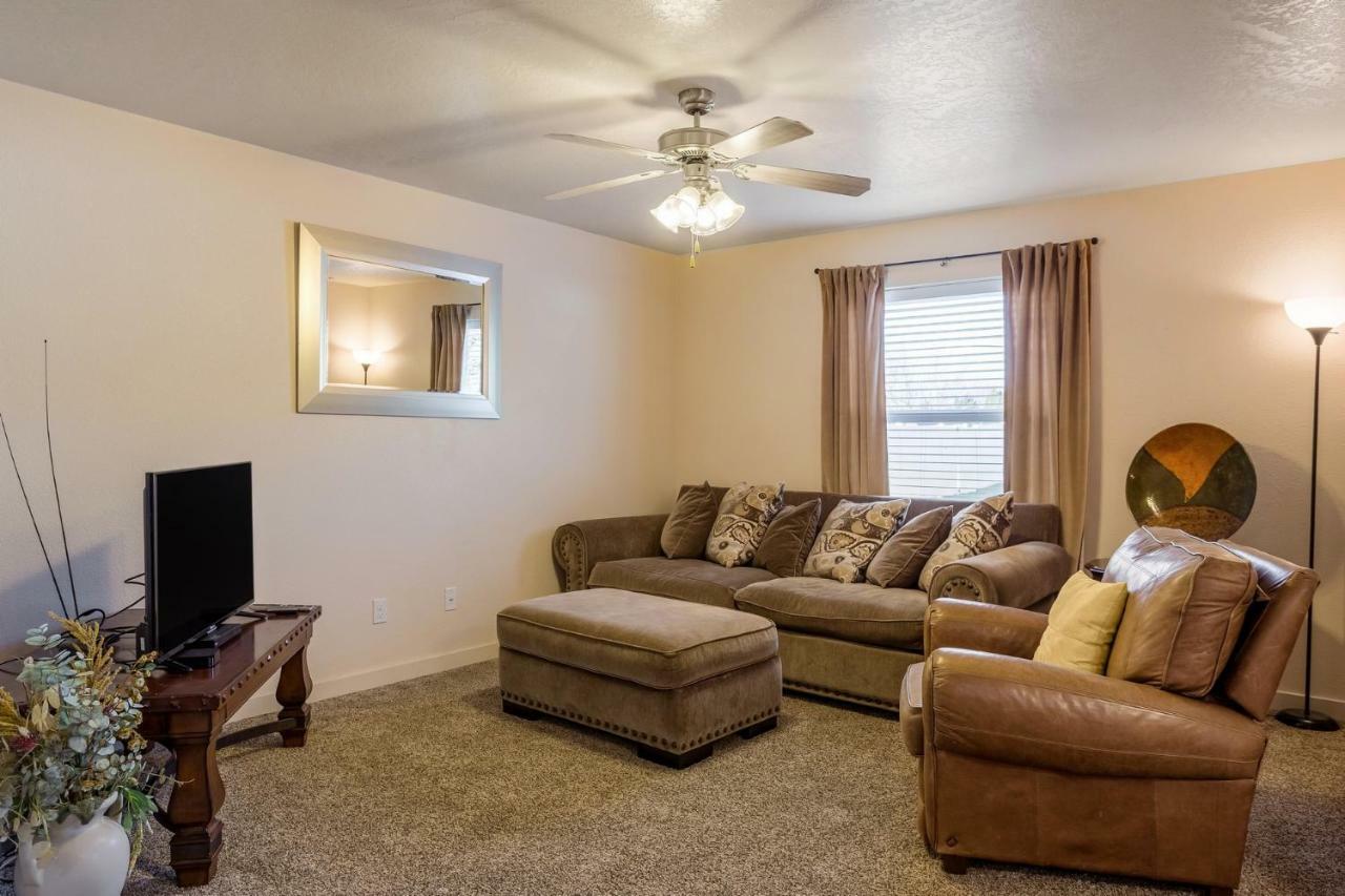 Gray Cloud Townhomes メリディアン エクステリア 写真