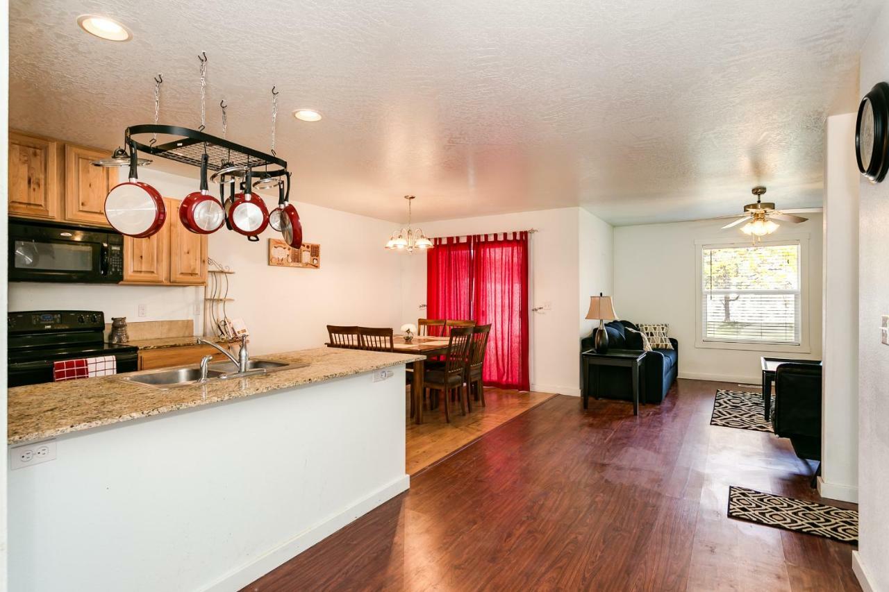 Gray Cloud Townhomes メリディアン エクステリア 写真