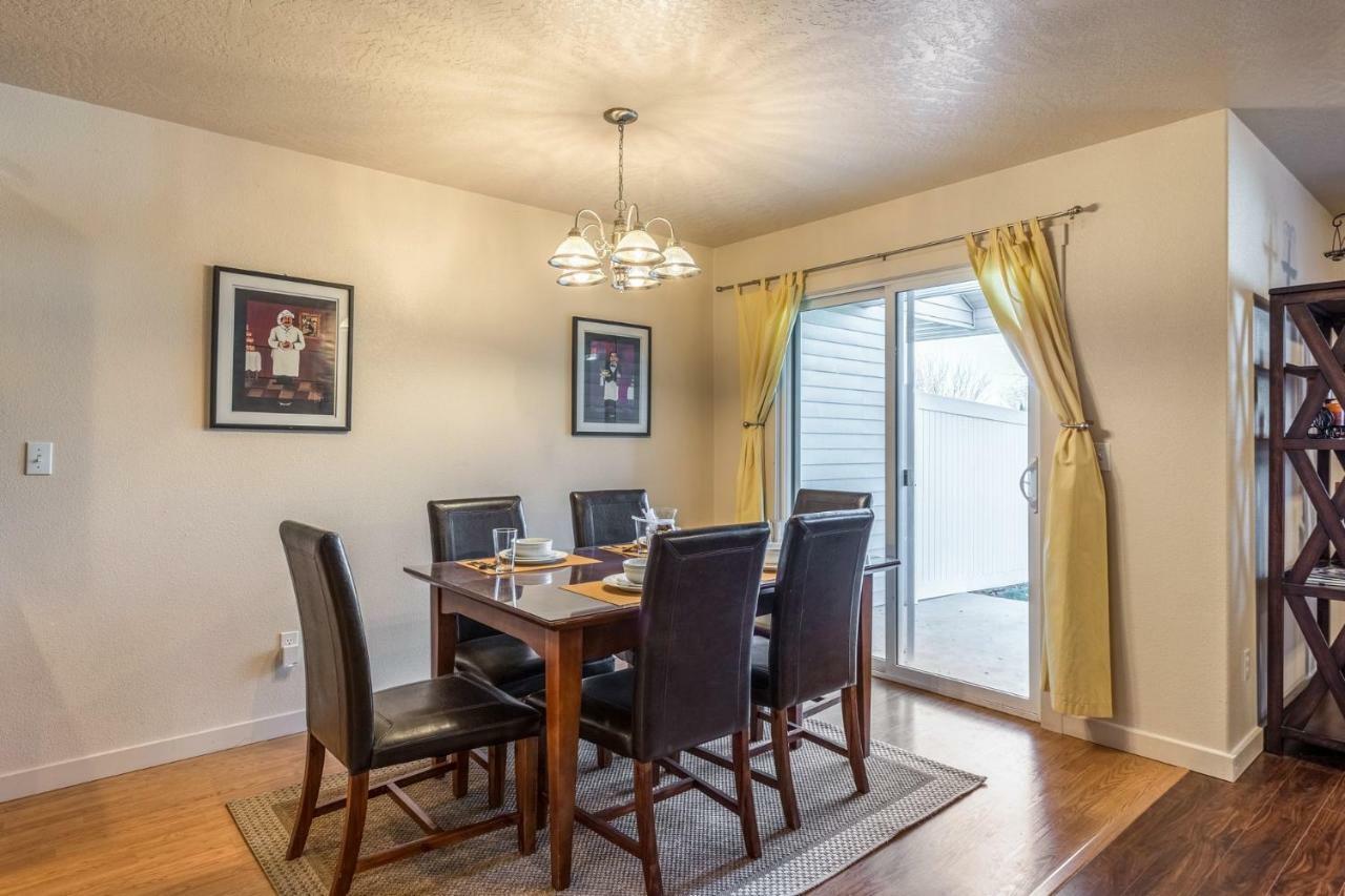 Gray Cloud Townhomes メリディアン エクステリア 写真