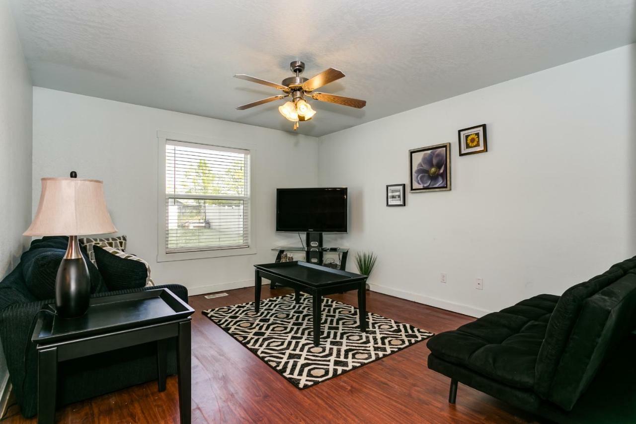 Gray Cloud Townhomes メリディアン エクステリア 写真